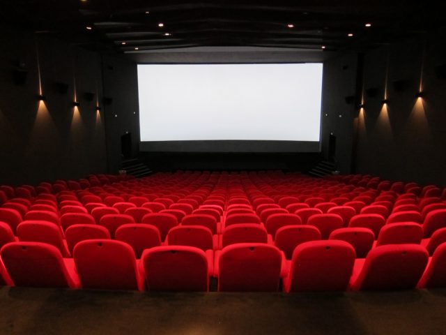 L'immagine attuale non ha un testo alternativo. Il nome del file รจ: cinema-e1538576532297.jpg