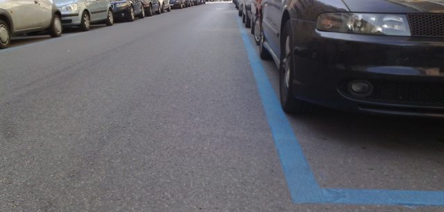 L'immagine attuale non ha un testo alternativo. Il nome del file รจ: Strisce-blu.jpeg