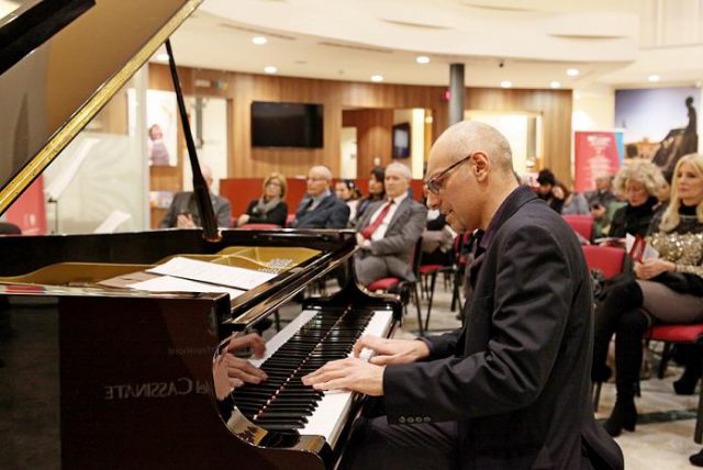 L'immagine attuale non ha un testo alternativo. Il nome del file è: refice.jpg