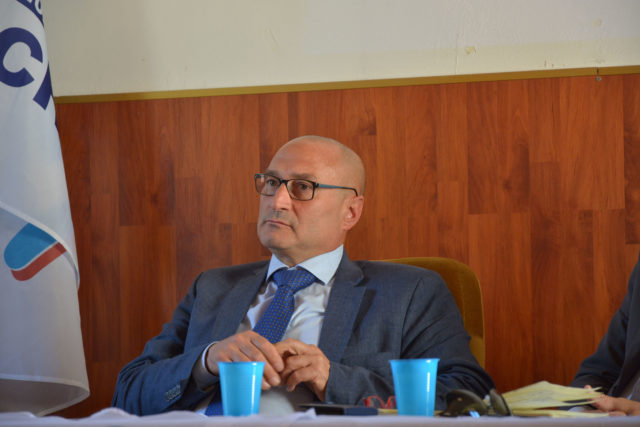 L'immagine attuale non ha un testo alternativo. Il nome del file è: Valente.jpg