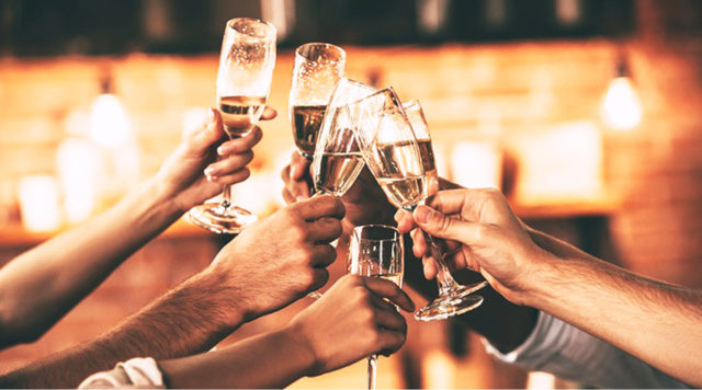 L'immagine attuale non ha un testo alternativo. Il nome del file รจ: brindisi.jpg