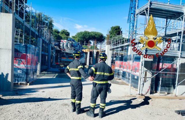 L'immagine attuale non ha un testo alternativo. Il nome del file รจ: Vigili-del-Fuoco-MARINO.jpg