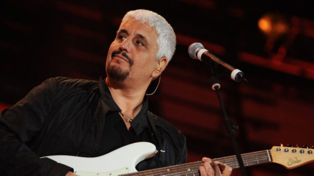 L'immagine attuale non ha un testo alternativo. Il nome del file รจ: pino-daniele.jpg