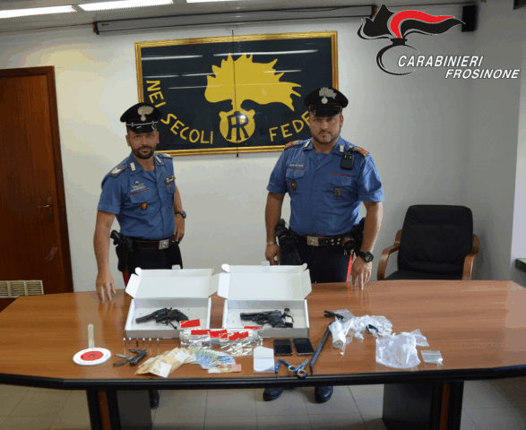 L'immagine attuale non ha un testo alternativo. Il nome del file รจ: carabinieri.png