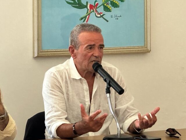 L'immagine attuale non ha un testo alternativo. Il nome del file รจ: bellucci.jpeg