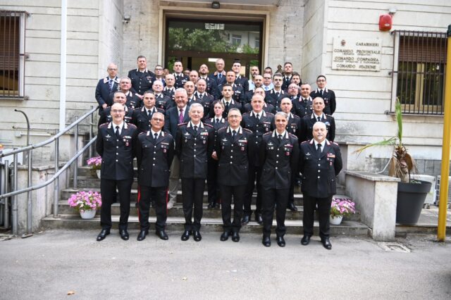 L'immagine attuale non ha un testo alternativo. Il nome del file รจ: carabinieri.jpeg