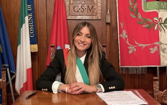 L'immagine attuale non ha un testo alternativo. Il nome del file รจ: cambone.jpeg