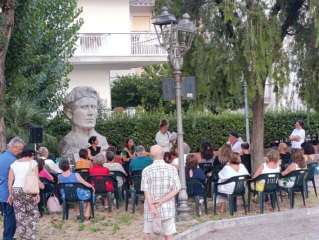 L'immagine attuale non ha un testo alternativo. Il nome del file รจ: festival.jpg