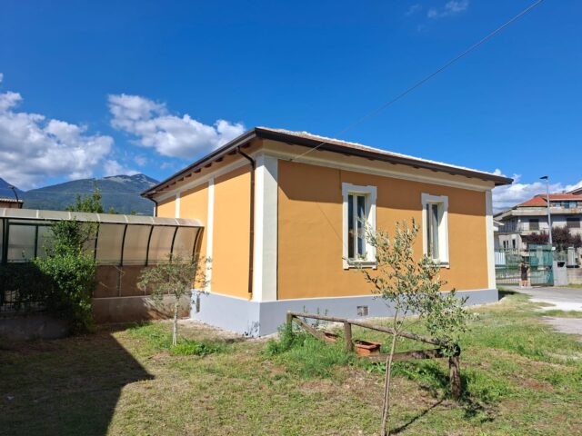 L'immagine attuale non ha un testo alternativo. Il nome del file è: ISOLADELLIRI.jpg