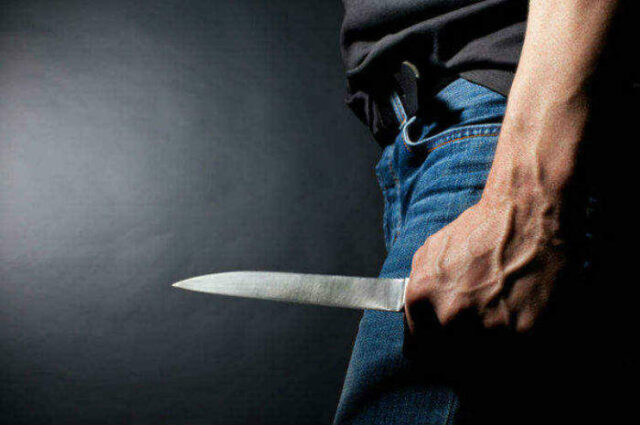 L'immagine attuale non ha un testo alternativo. Il nome del file è: coltello-1.jpg