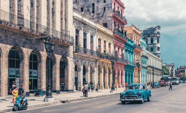L'immagine attuale non ha un testo alternativo. Il nome del file รจ: cuba.jpg