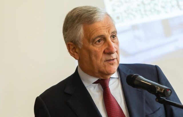 L'immagine attuale non ha un testo alternativo. Il nome del file è: tajani.jpg