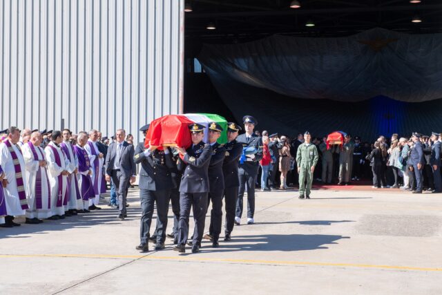 L'immagine attuale non ha un testo alternativo. Il nome del file è: AERONAUTICA.jpg