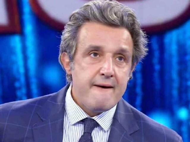 L'immagine attuale non ha un testo alternativo. Il nome del file è: insinna.jpg