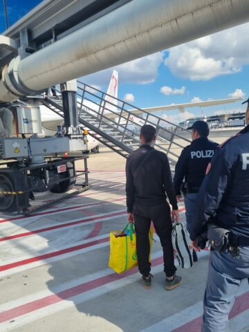 L'immagine attuale non ha un testo alternativo. Il nome del file รจ: polizia-1.jpg