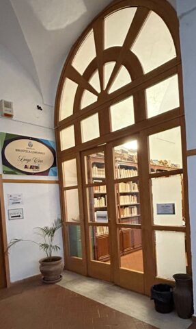 L'immagine attuale non ha un testo alternativo. Il nome del file รจ: biblioteca.jpeg