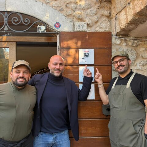 L'immagine attuale non ha un testo alternativo. Il nome del file รจ: FICCANASO.jpeg