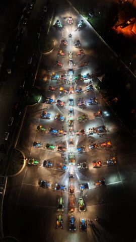 L'immagine attuale non ha un testo alternativo. Il nome del file è: TRATTORI.jpg