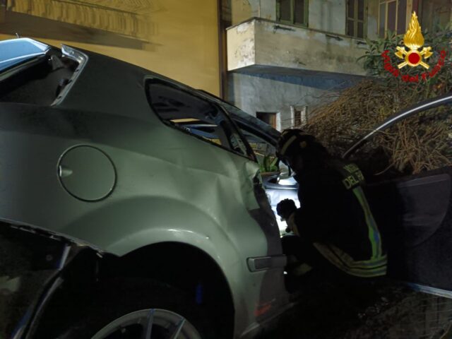 L'immagine attuale non ha un testo alternativo. Il nome del file è: VIGILIDELFUOCO.jpg