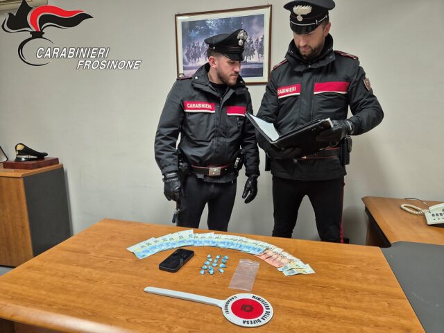 L'immagine attuale non ha un testo alternativo. Il nome del file รจ: carabinieri.jpg