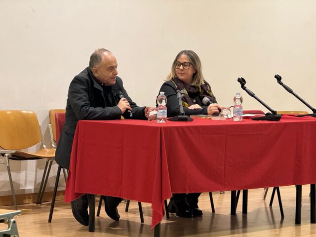 L'immagine attuale non ha un testo alternativo. Il nome del file รจ: gratteri.jpg