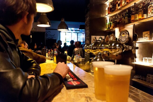 L'immagine attuale non ha un testo alternativo. Il nome del file รจ: locali-pubblici.jpg