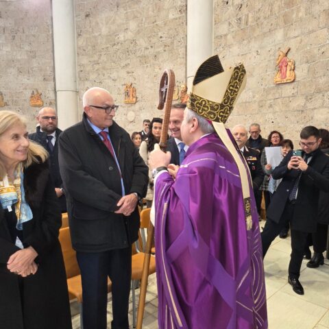 L'immagine attuale non ha un testo alternativo. Il nome del file è: santamessa.jpg