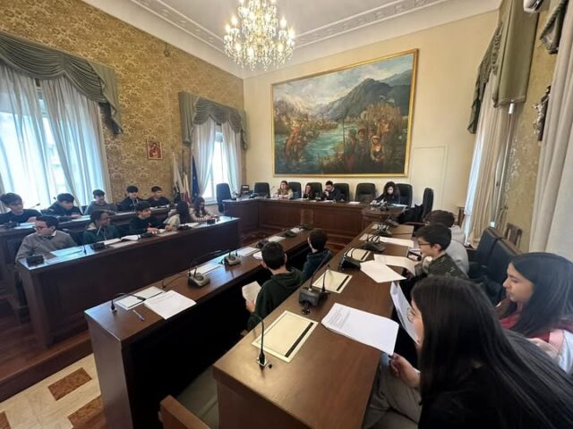 L'immagine attuale non ha un testo alternativo. Il nome del file รจ: sora.jpg