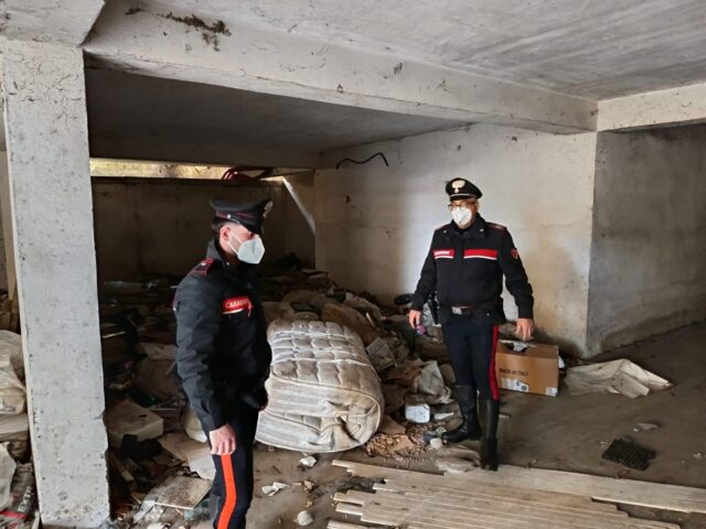 L'immagine attuale non ha un testo alternativo. Il nome del file รจ: carabinieri-1.jpg