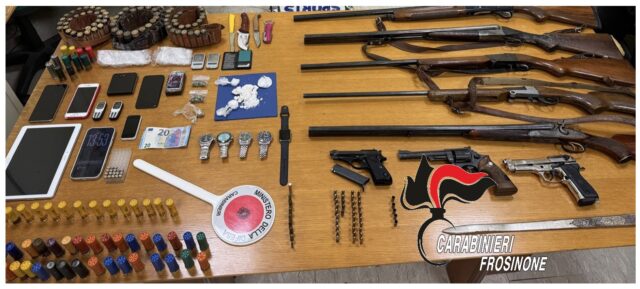 L'immagine attuale non ha un testo alternativo. Il nome del file è: carabinieri-3.jpg