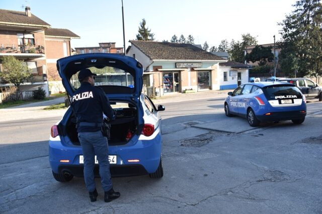 L'immagine attuale non ha un testo alternativo. Il nome del file è: polizia-1.jpg