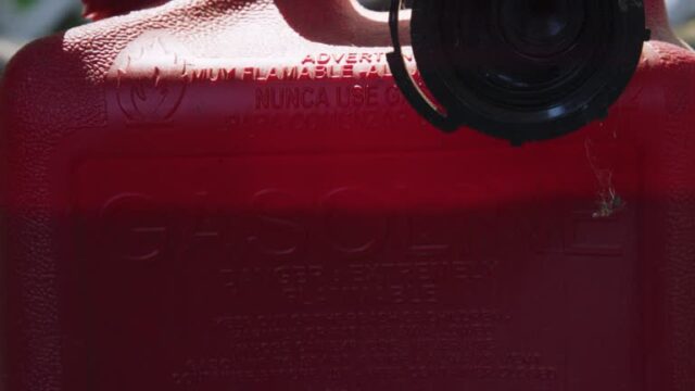 L'immagine attuale non ha un testo alternativo. Il nome del file è: benzina.jpg