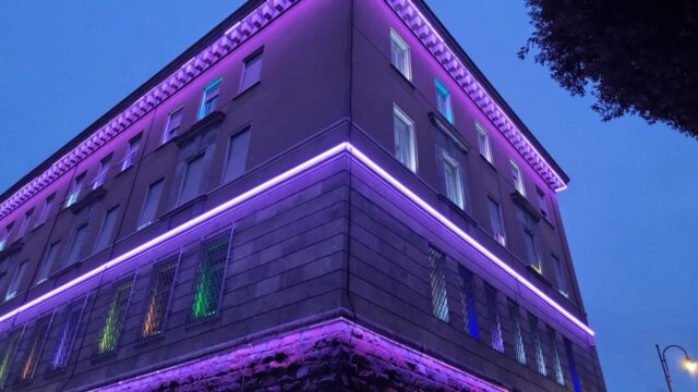 L'immagine attuale non ha un testo alternativo. Il nome del file è: comuneviola.jpg