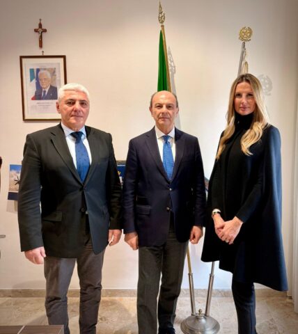 L'immagine attuale non ha un testo alternativo. Il nome del file è: frosinone.jpg