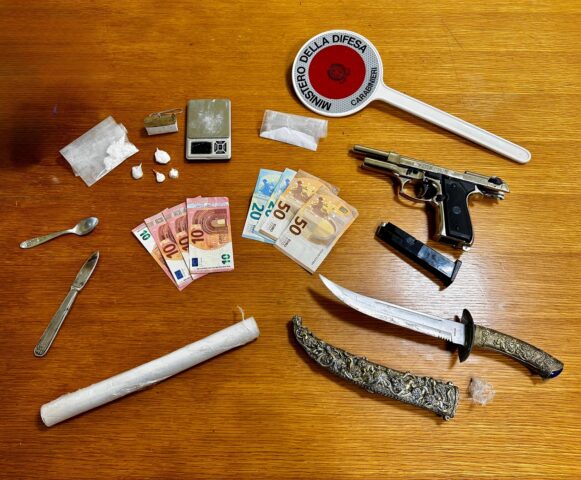 L'immagine attuale non ha un testo alternativo. Il nome del file รจ: CARABINIERI-3.jpg