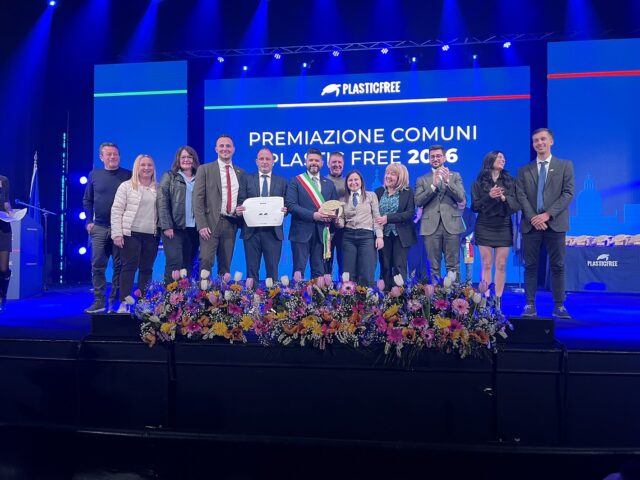 L'immagine attuale non ha un testo alternativo. Il nome del file è: POFI-PLASTICFREE.jpg