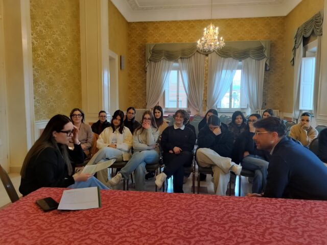 L'immagine attuale non ha un testo alternativo. Il nome del file è: SORA-1.jpeg