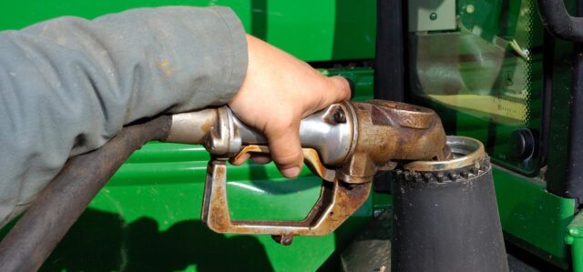 L'immagine attuale non ha un testo alternativo. Il nome del file è: gasolio-agricolo.jpg