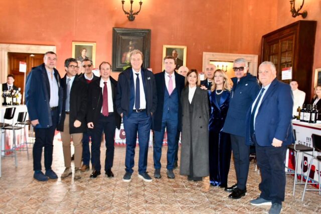 L'immagine attuale non ha un testo alternativo. Il nome del file è: oltreroma.jpg