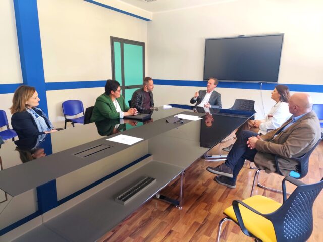 L'immagine attuale non ha un testo alternativo. Il nome del file è: ASL-1.jpg