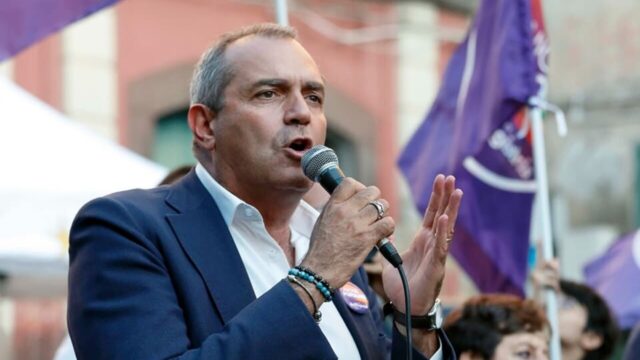 L'immagine attuale non ha un testo alternativo. Il nome del file è: demagistris.jpg