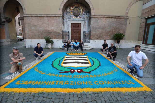 L'immagine attuale non ha un testo alternativo. Il nome del file è: infiorata.jpg