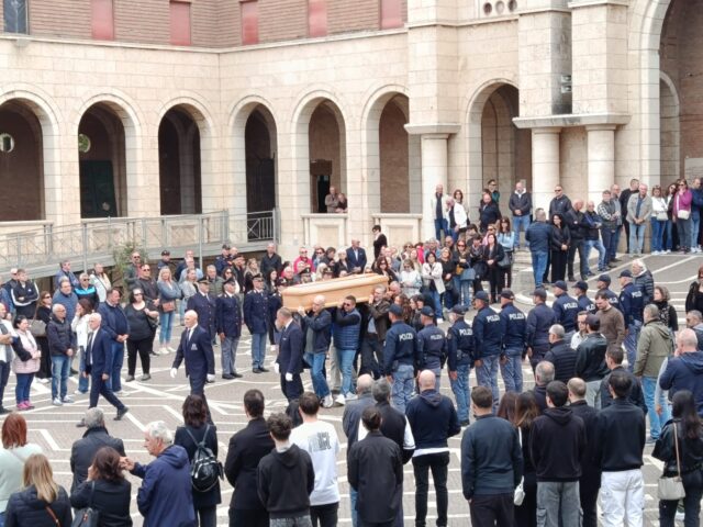 L'immagine attuale non ha un testo alternativo. Il nome del file è: polizia-alessi.jpeg