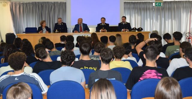 L'immagine attuale non ha un testo alternativo. Il nome del file รจ: caruso.jpg
