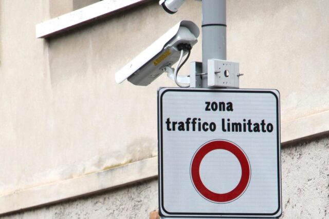 L'immagine attuale non ha un testo alternativo. Il nome del file è: traffico-limitato.jpg