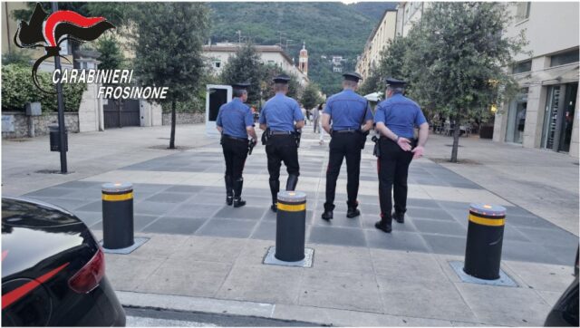 L'immagine attuale non ha un testo alternativo. Il nome del file è: carabinieri.jpg