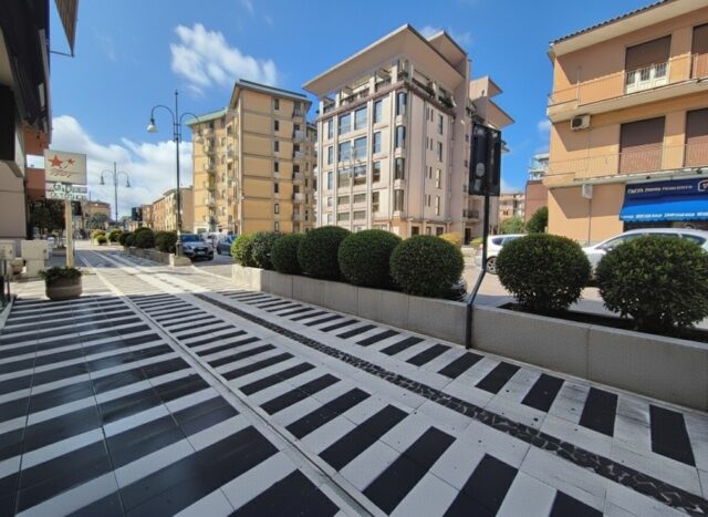 L'immagine attuale non ha un testo alternativo. Il nome del file รจ: frosinone-viaaldomoro.jpg
