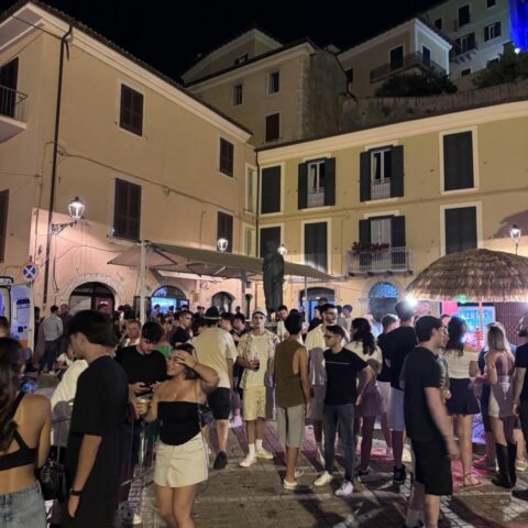 L'immagine attuale non ha un testo alternativo. Il nome del file รจ: cantine_2.jpg