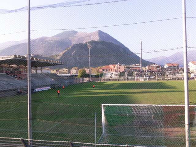 L'immagine attuale non ha un testo alternativo. Il nome del file รจ: stadio-tomei.jpg