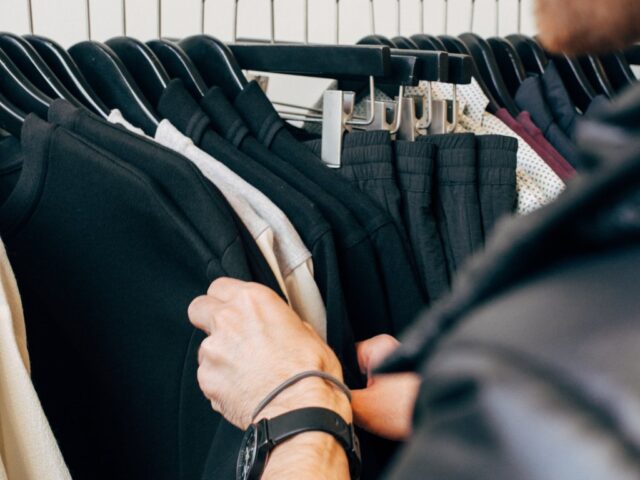 L'immagine attuale non ha un testo alternativo. Il nome del file รจ: furto-abbigliamento.jpg